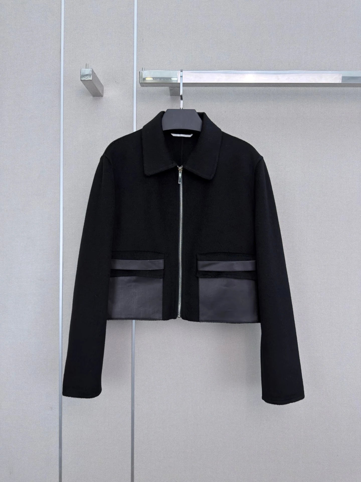 Women's Wool Zip Front Lapel Jacket With Pockets and Zippers