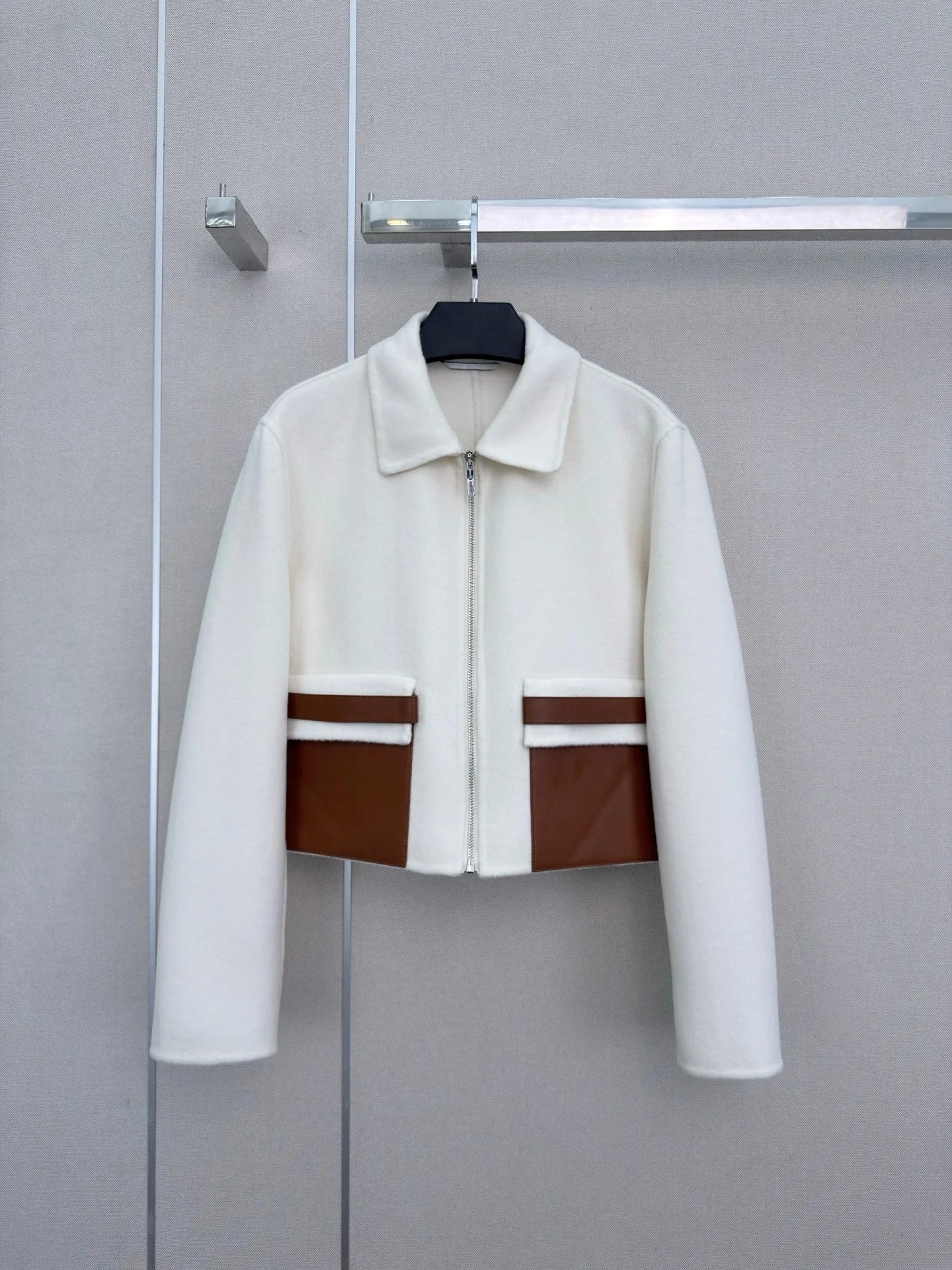 Women's Wool Zip Front Lapel Jacket With Pockets and Zippers