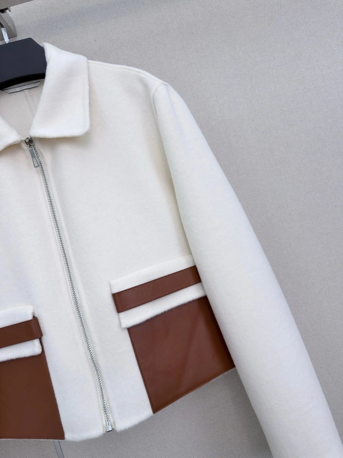Women's Wool Zip Front Lapel Jacket With Pockets and Zippers