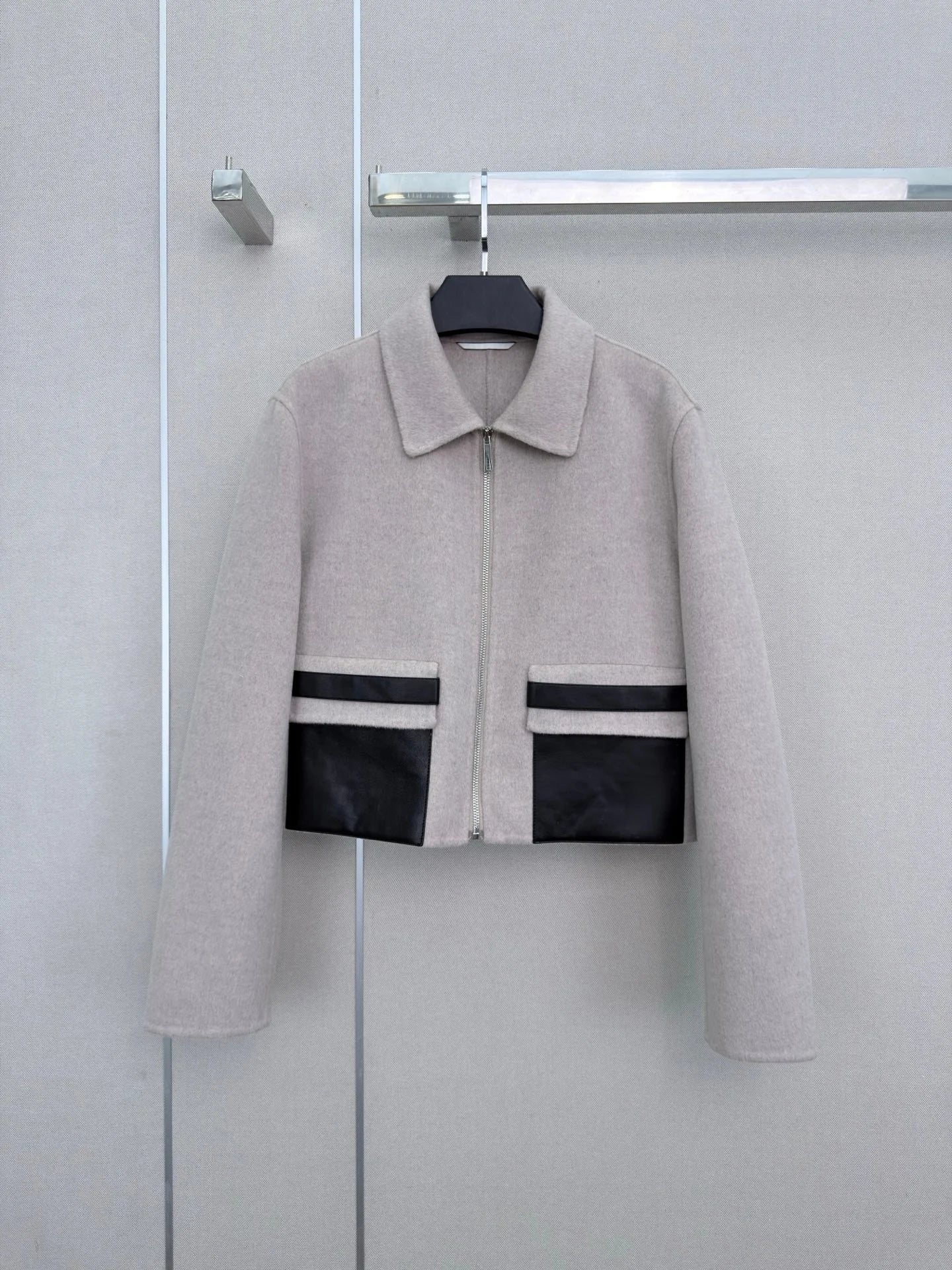 Women's Wool Zip Front Lapel Jacket With Pockets and Zippers